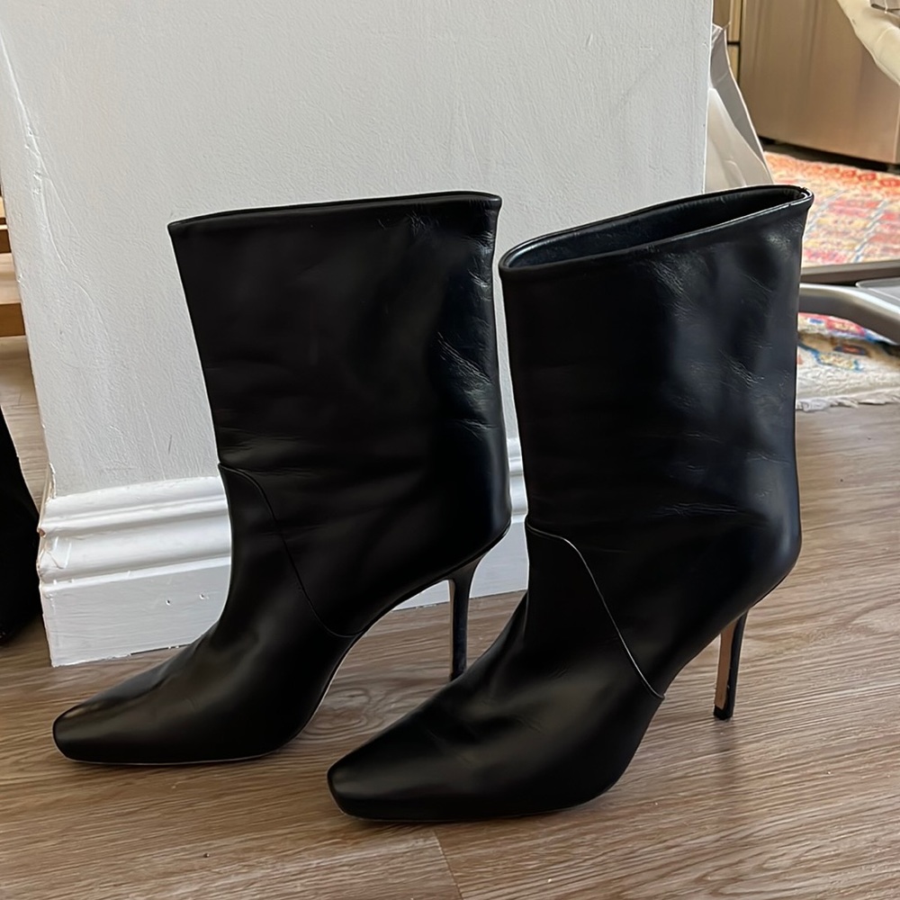 Stuart Weitzman Boots size 8